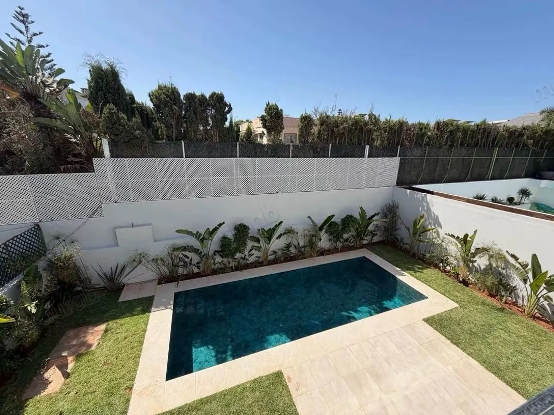 Beautiful villa for rent in Californie. 
4 rooms - الدار البيضاء (2)