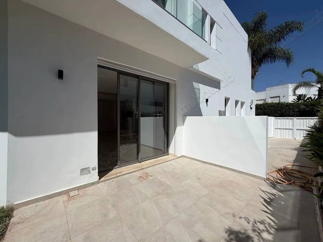 Beautiful villa for rent in Californie. 
4 rooms - الدار البيضاء (3)
