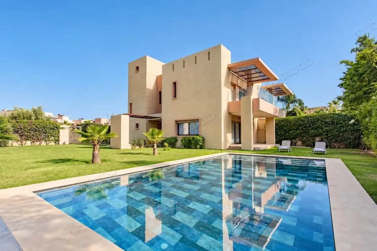 Superbe villa avec piscine LLD vue sur Golf NORIA - مراكش