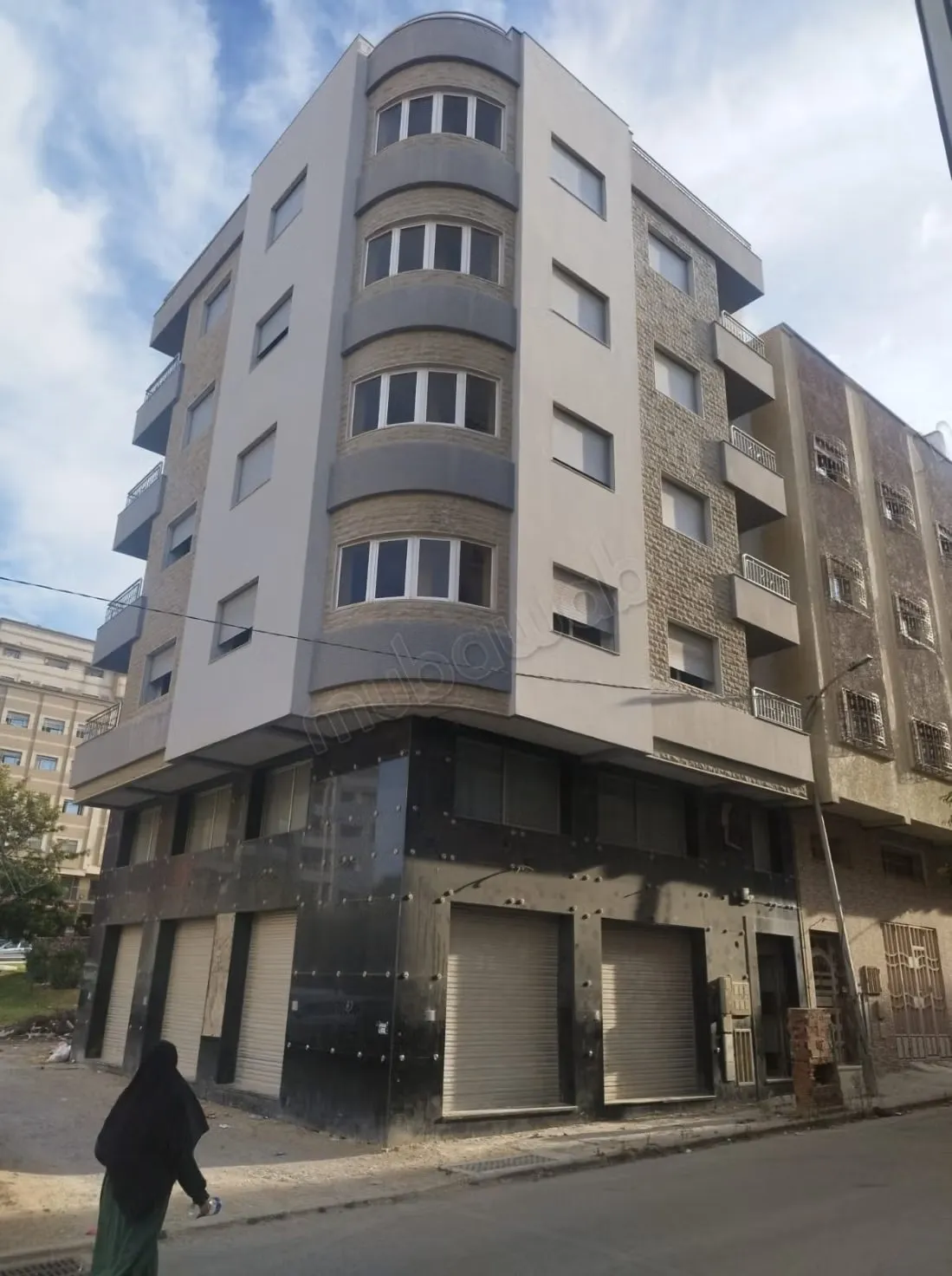 Immeuble R4 à vendre, Tanger 130 m Terrain - طنجة