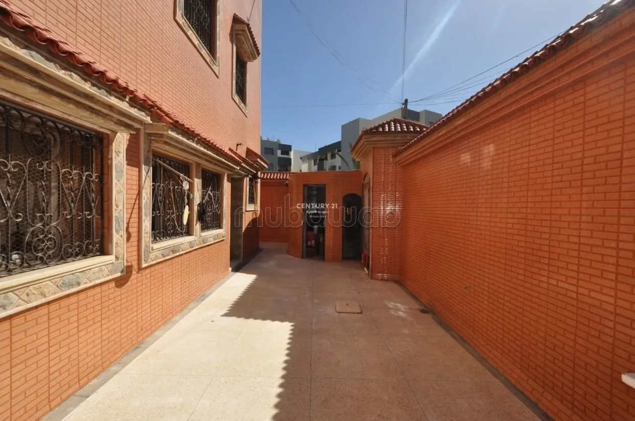 Villa à vendre avec fort potentiel de construction proche du... - المحمدية