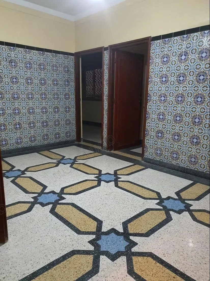 Maison a vendre et garages - الخميسات (3)