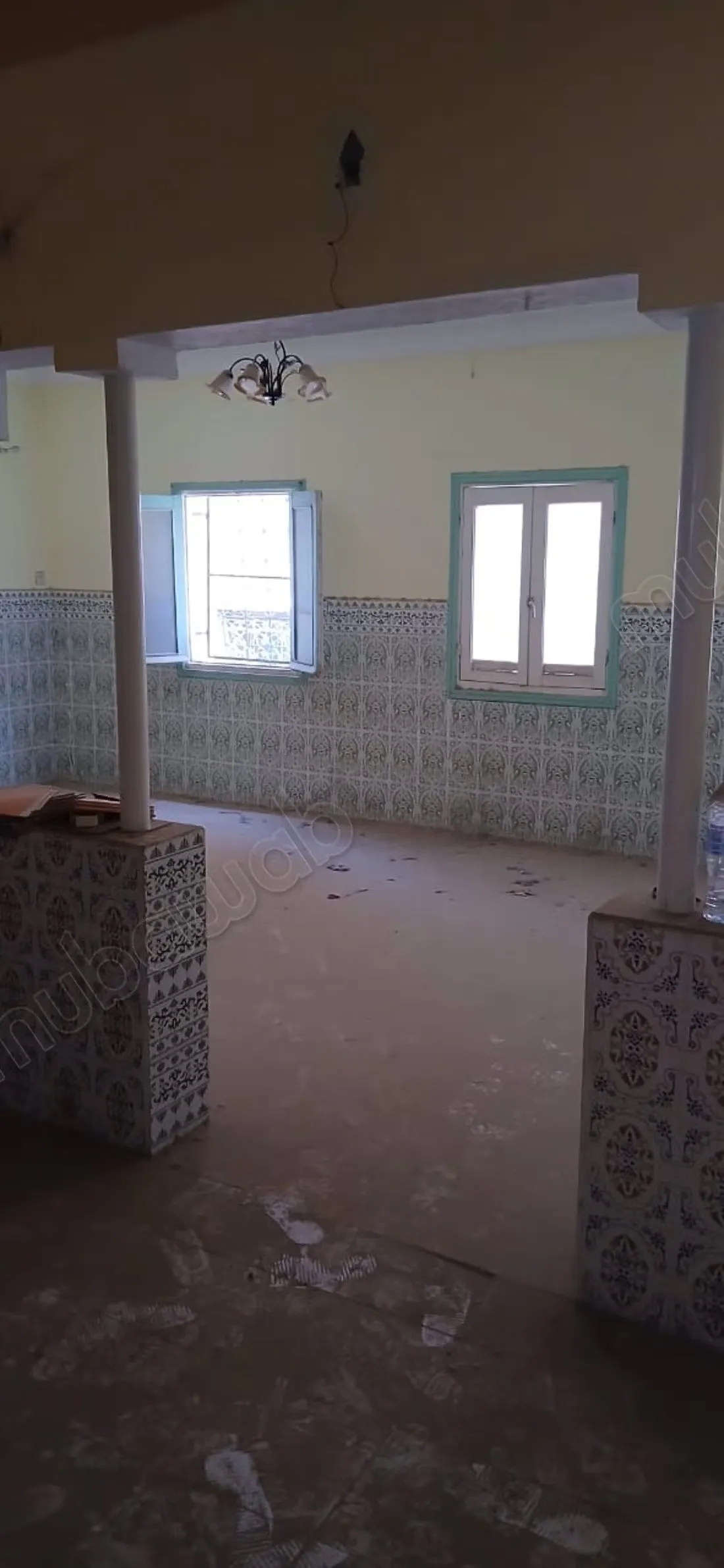 Local titre - أمزميز