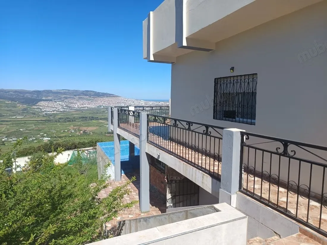 Maison à vendre à Laouziyine. 5 chambres agréables. Bien meu... - تطوان