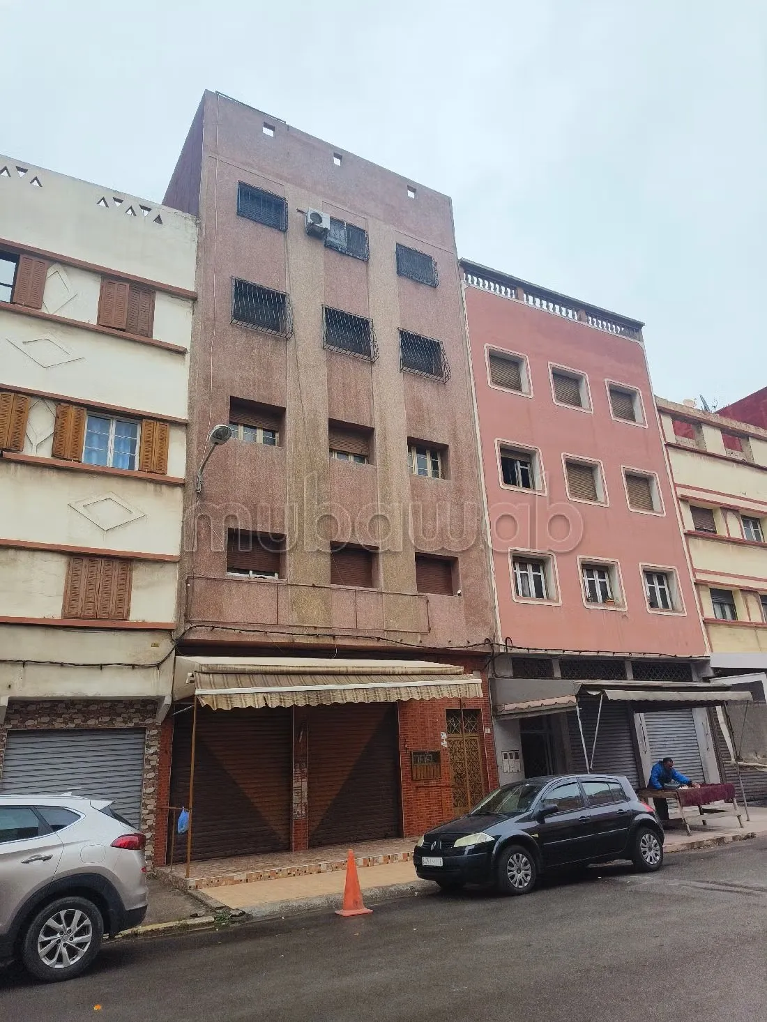Immeuble de 4 étages 2 grand Magazins - الدار البيضاء
