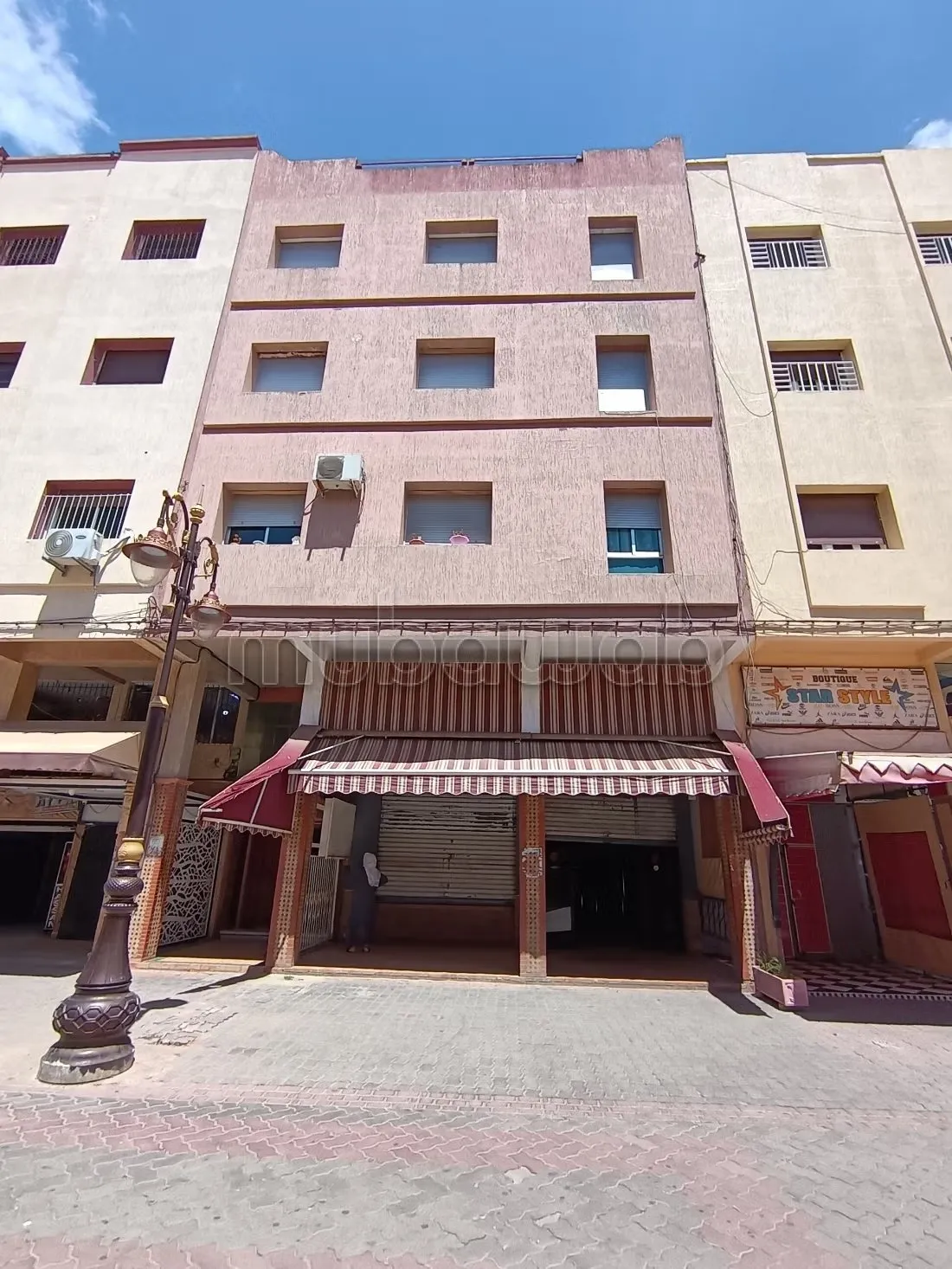À vendre Immeuble avec 3 appar  local comercial - الخميسات