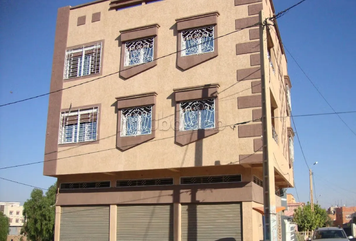Immeuble commercial - وجدة