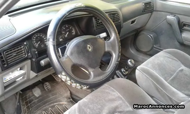Voiture  renault 19 à vendre - الدار البيضاء (2)