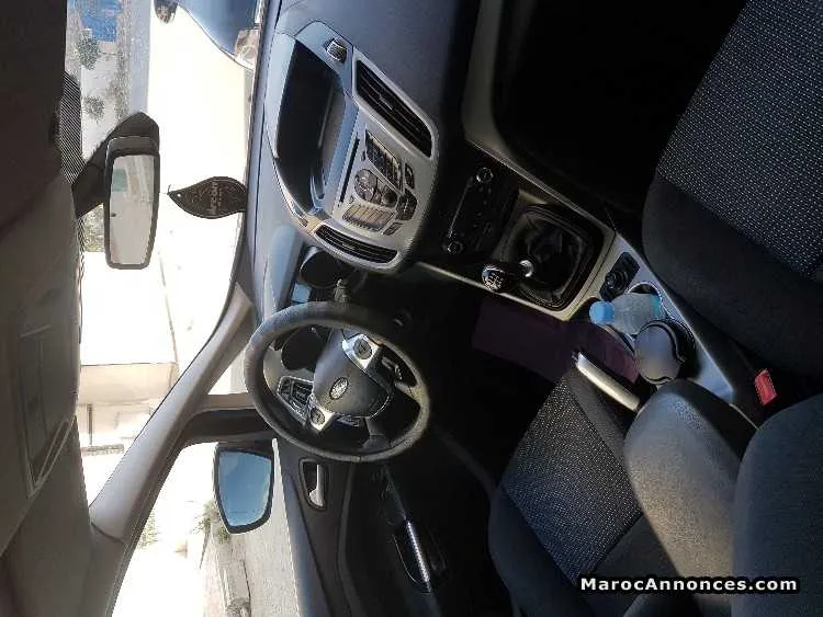 Ford c max - الرباط