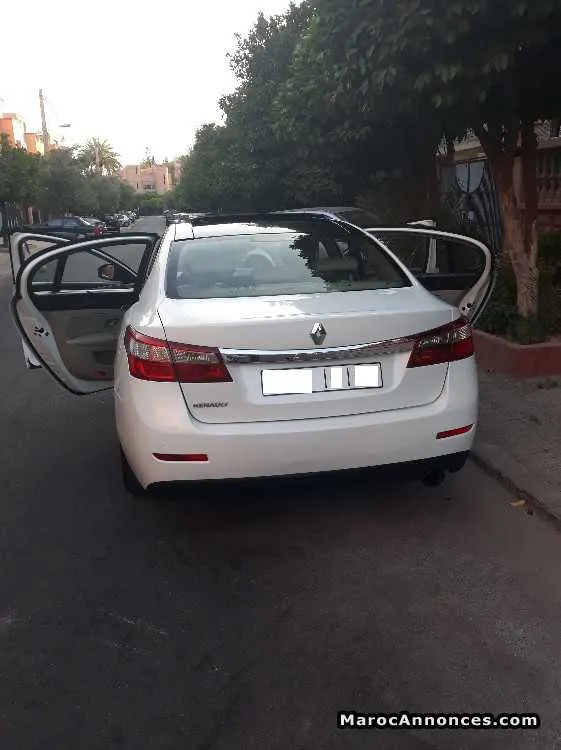 Renault latitude privilége 6cv - مراكش (2)