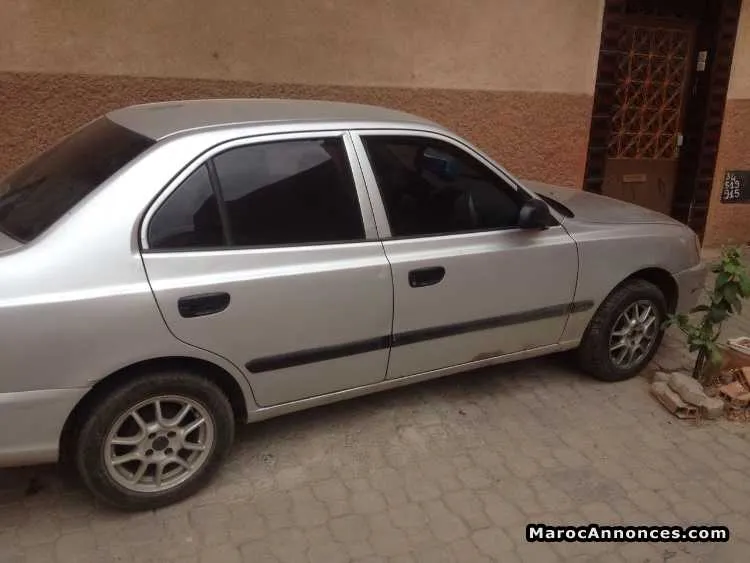Voiture modele 2005 - مراكش