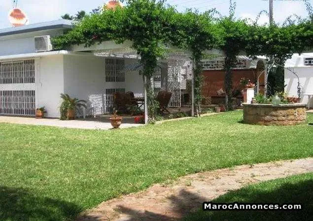 Villa de 1272 m² à oasis - الدار البيضاء