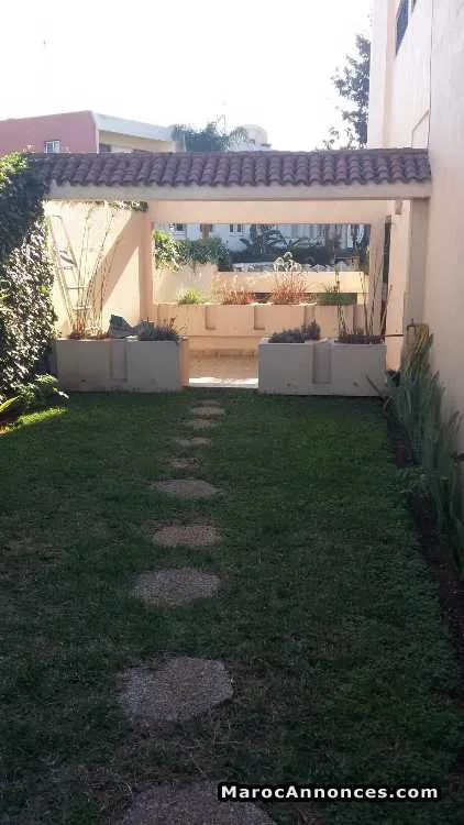 Villa de 487m² à vendre sur c.i.l - الدار البيضاء (3)