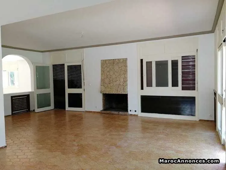 Villa de standing de 2000m à louer à souissi rabat - الرباط