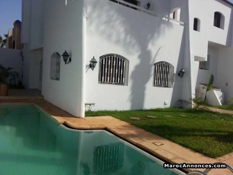 Location villa avec piscine californie - الدار البيضاء