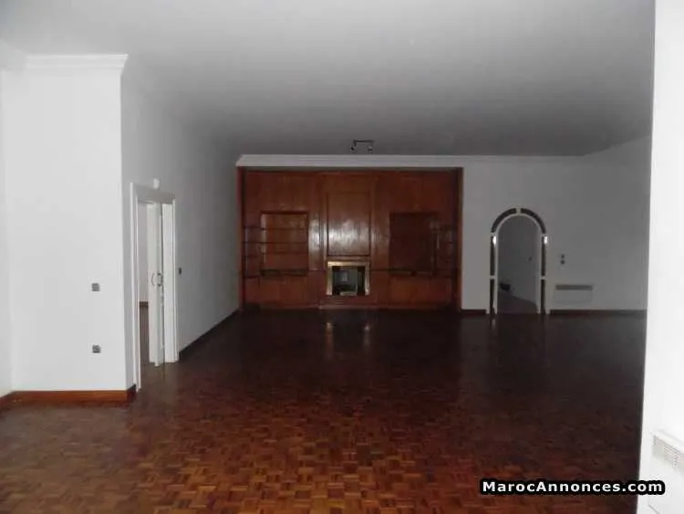 Villa en location à souissi - الرباط (3)