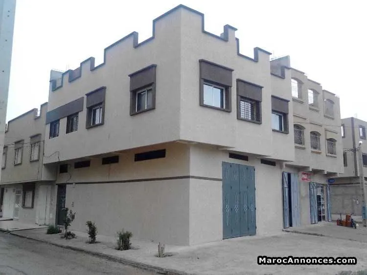 Maison commerciale double facades - وجدة