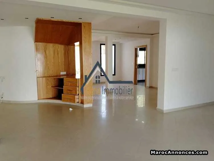 Villa 1000m² en location à rabat  souissi - الرباط (2)