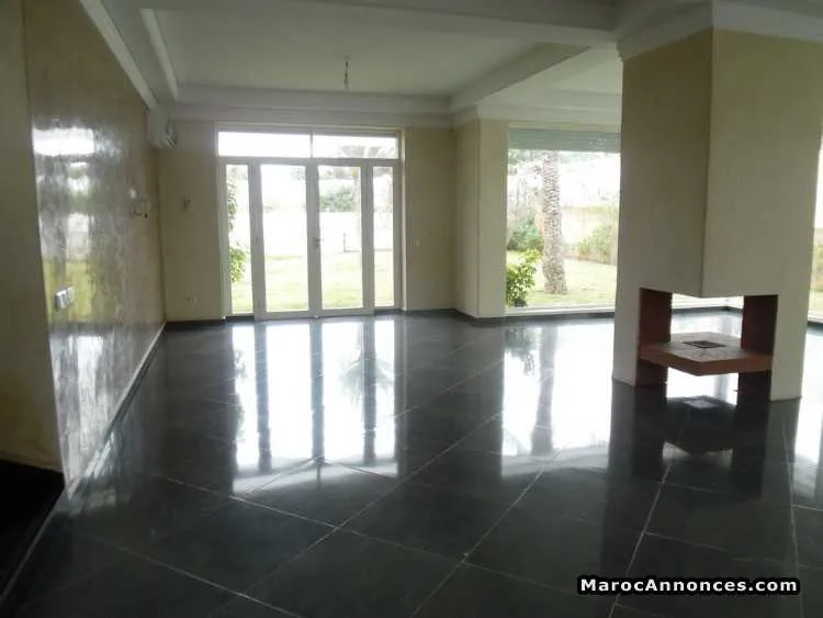 Villa en location à souissi - الرباط