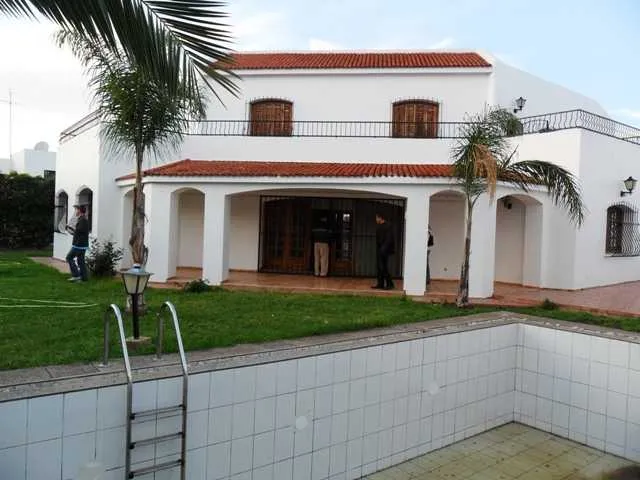 Villa avec chauffage et piscine a Hay Riad - الرباط