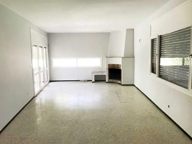 Villa avec grand jardin à louer à Souissi - الرباط