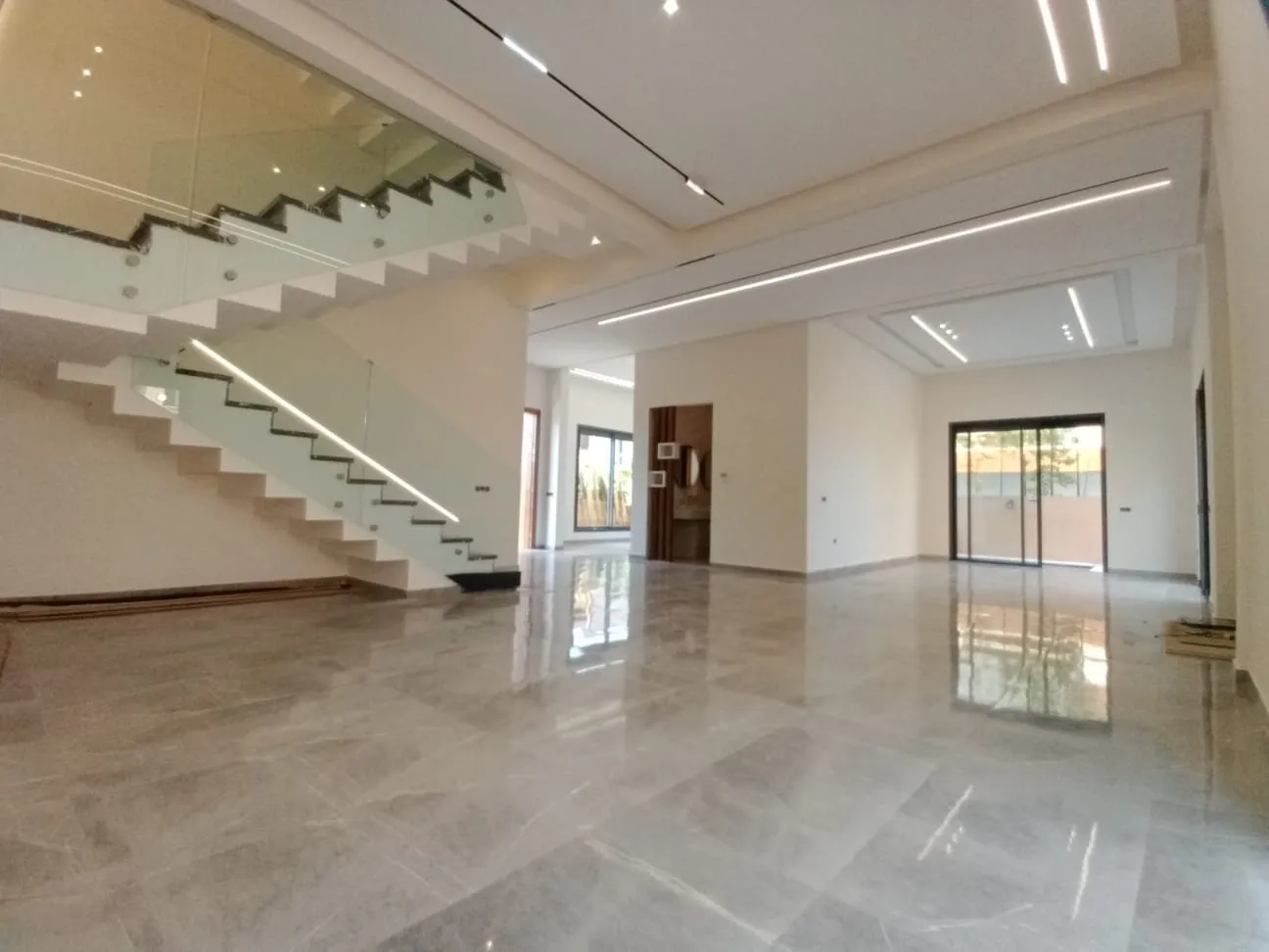 VILLA LUXUEUSE ET CONTEMPORAINE DOMAINE GOLF - مراكش