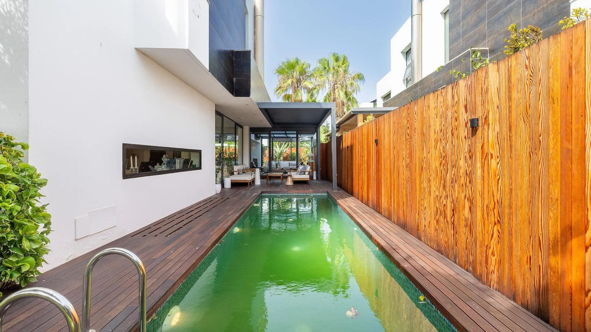 Belle villa à  vendre avec piscine - الدار البيضاء