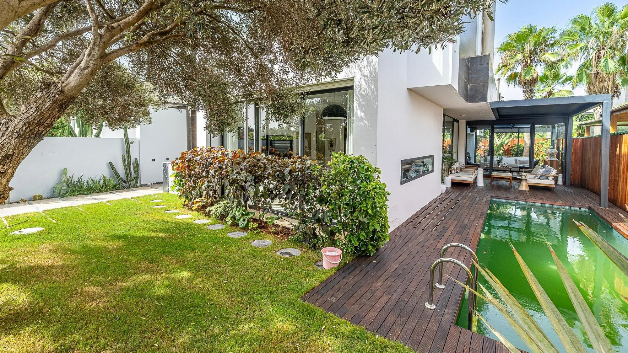 Belle villa à  vendre avec piscine - الدار البيضاء (3)