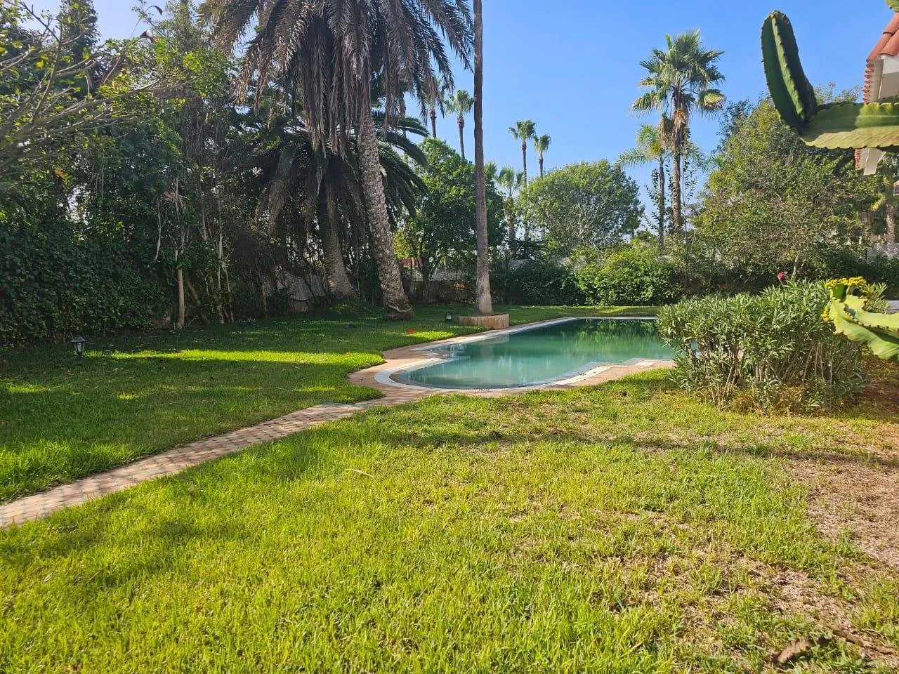 Villa avec piscine jardin arborÃ© nichÃ©e Ã  PRANFA Ã  vendre - الدار البيضاء (2)