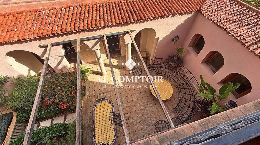 VILLA RIAD COEUR PALMERAIE A VENDRE - مراكش