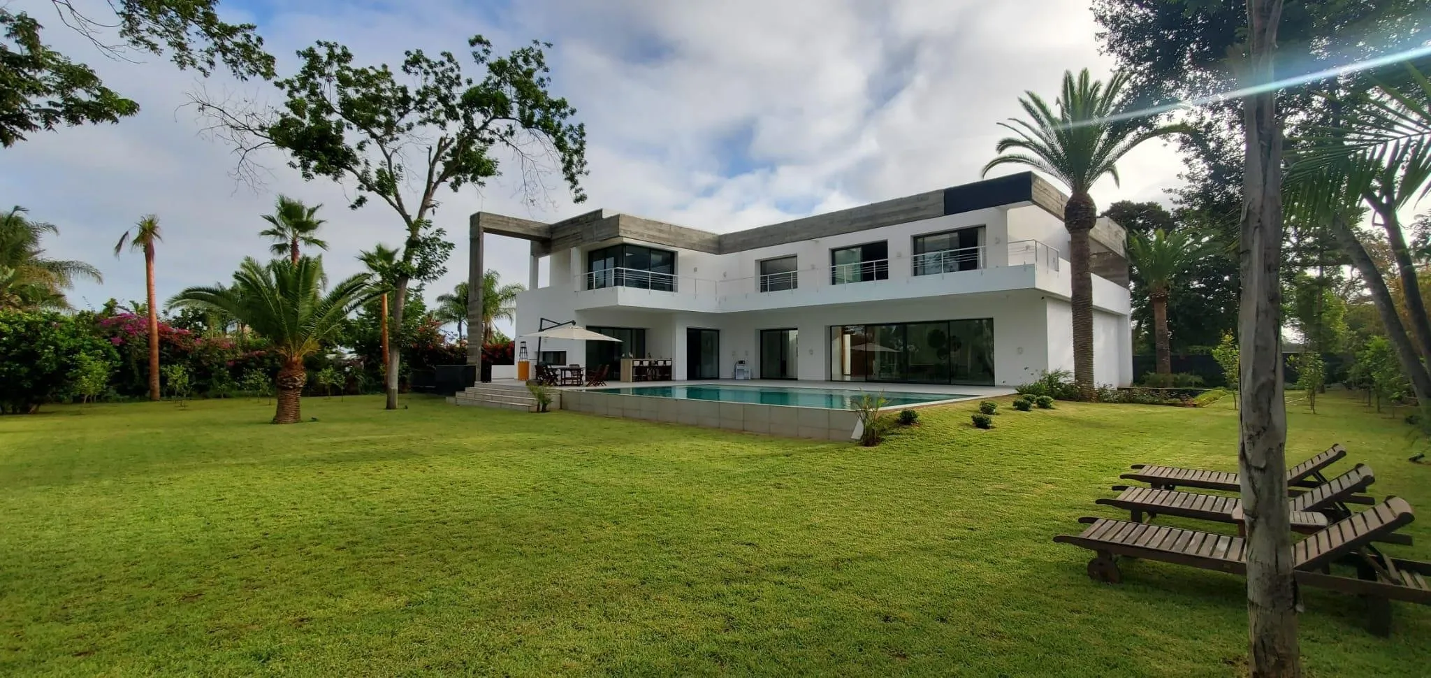 vente villa neuve à souissi - الرباط (2)
