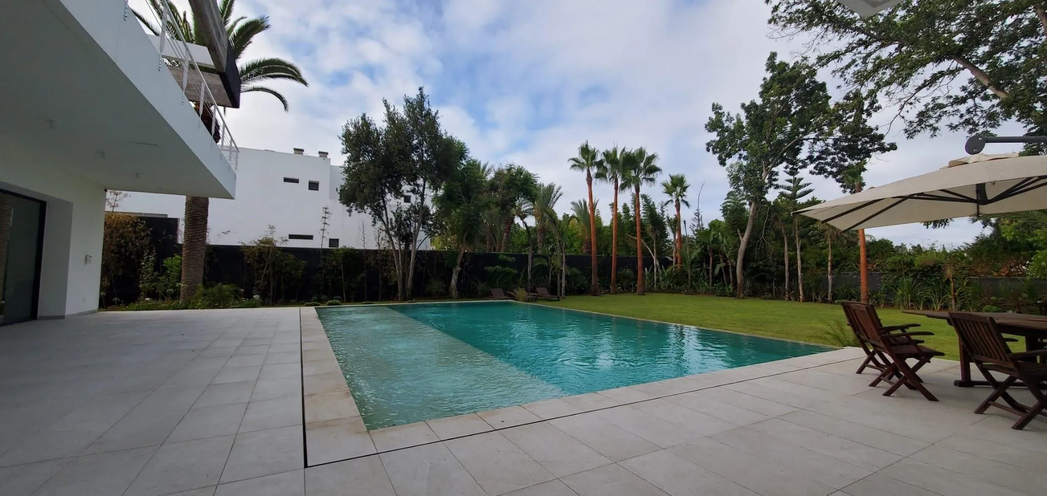 vente villa neuve à souissi - الرباط (4)