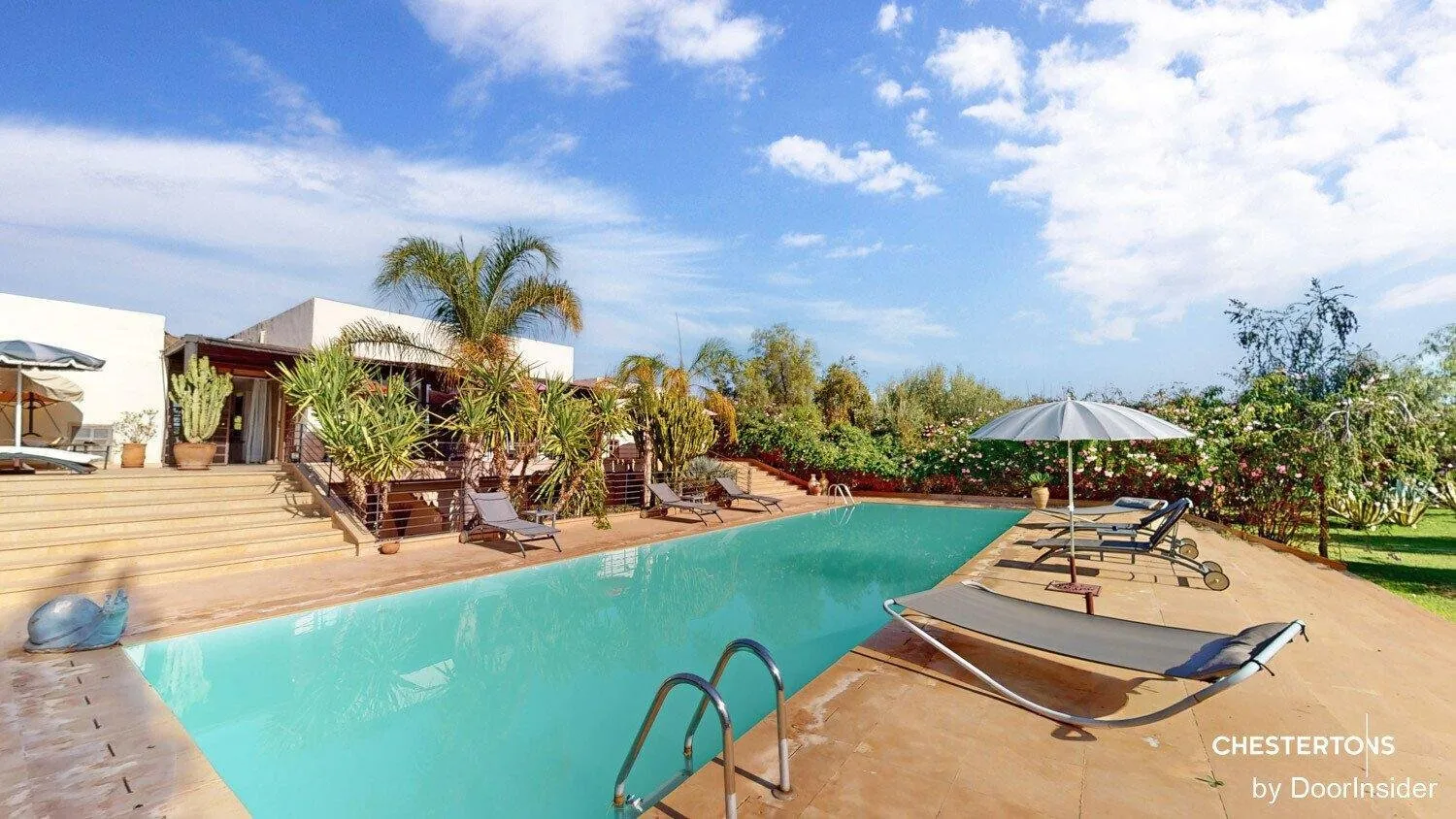 villa moderne avec belle piscine - مراكش