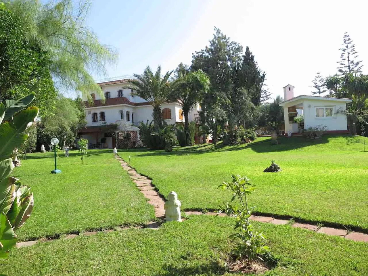 Belle villa avec piscine en vente à Souissi - الرباط (3)