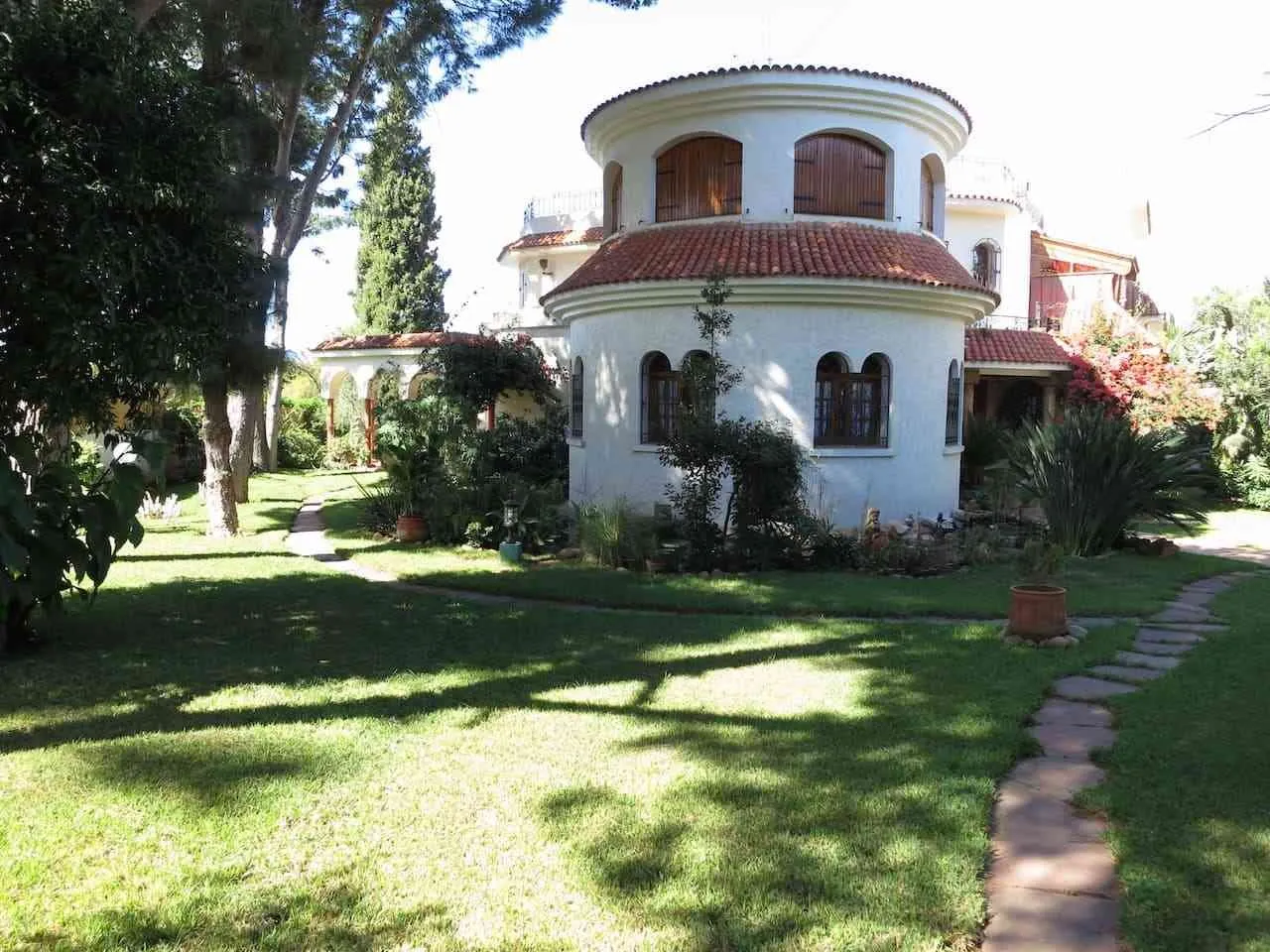 Belle villa avec piscine en vente à Souissi - الرباط (2)
