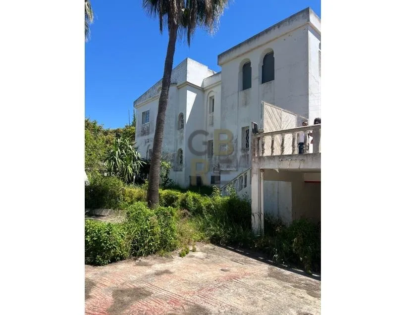 Grande villa en vente au Vieux Marocain - الرباط