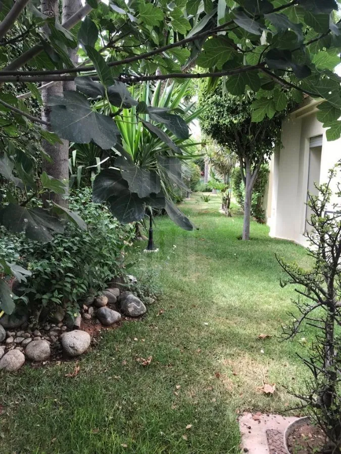 VILLA SOLIDE 1050m² PISCINE A CALIFORNIE A VENDRE - الدار البيضاء