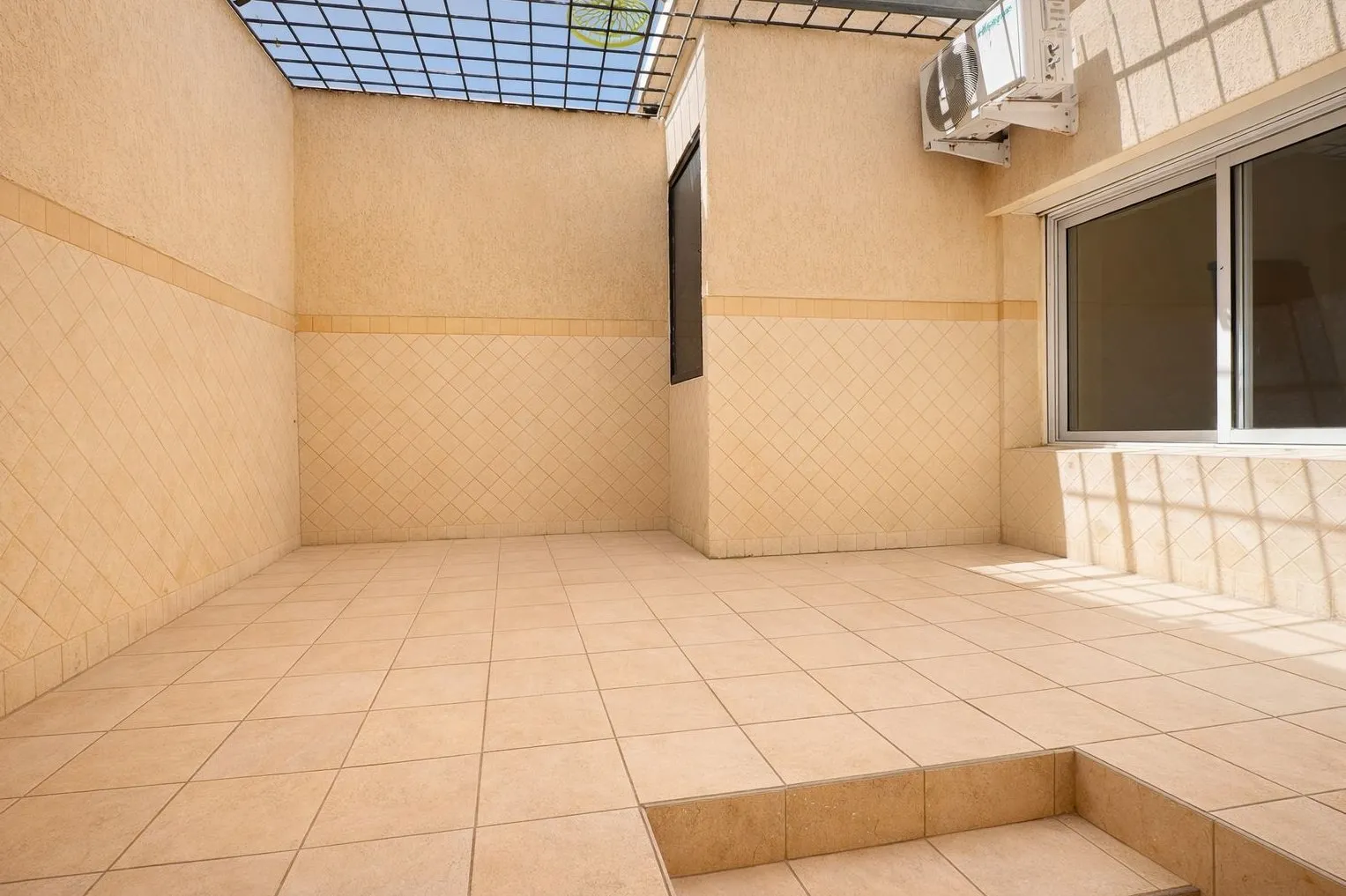 Duplex à vendre avec terrasse ensoleillée - الدار البيضاء (3)