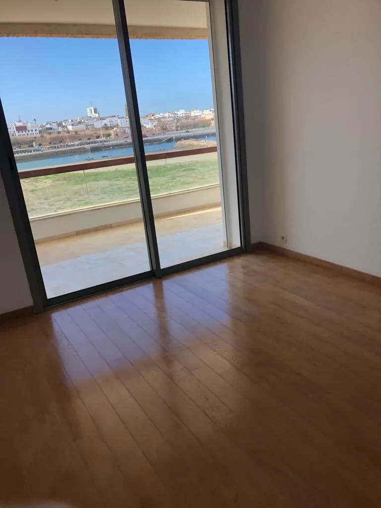 Bel appartement á vendre á Marina salé - سلا