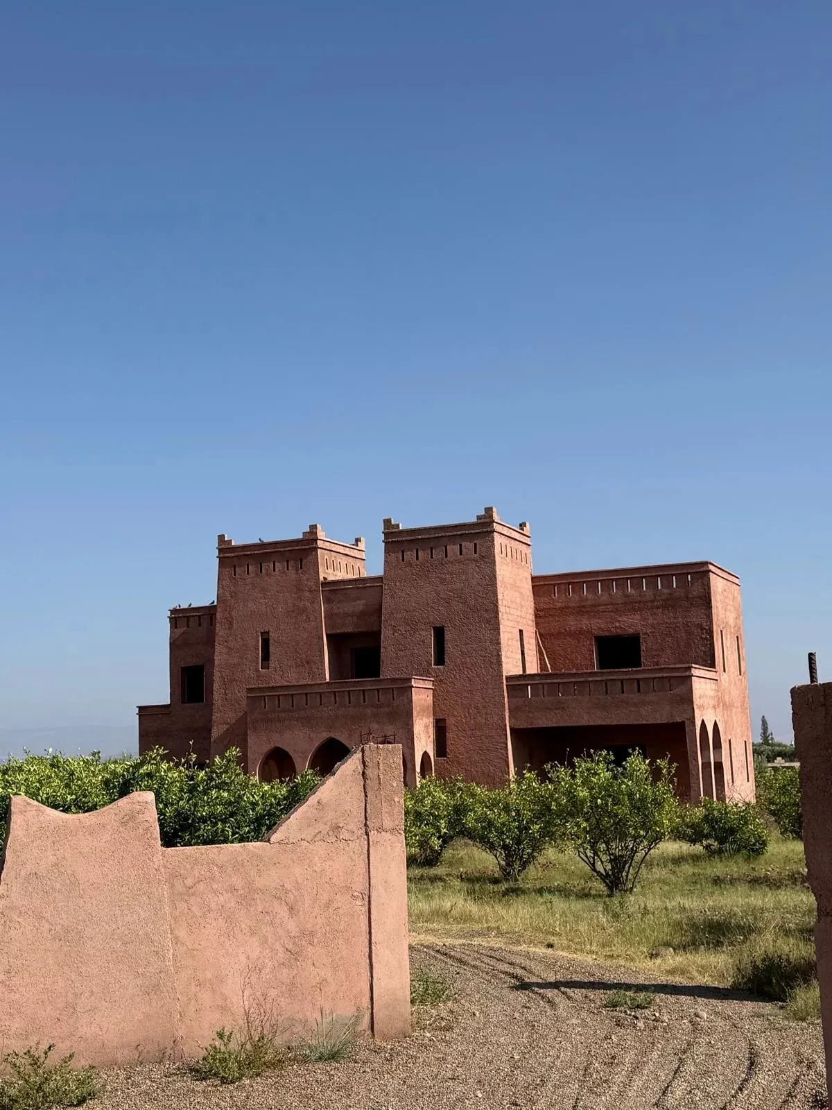 Domaine d’Exception de 4 Hectares avec 4 Villas Semi-Finies sur la Route de Fès - مراكش (4)