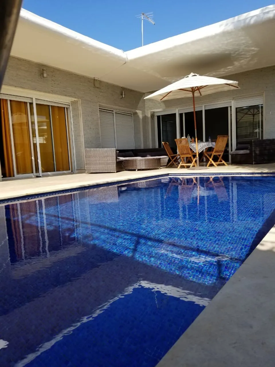 Villa moderne à vendre située à Souissi Rabat - الرباط