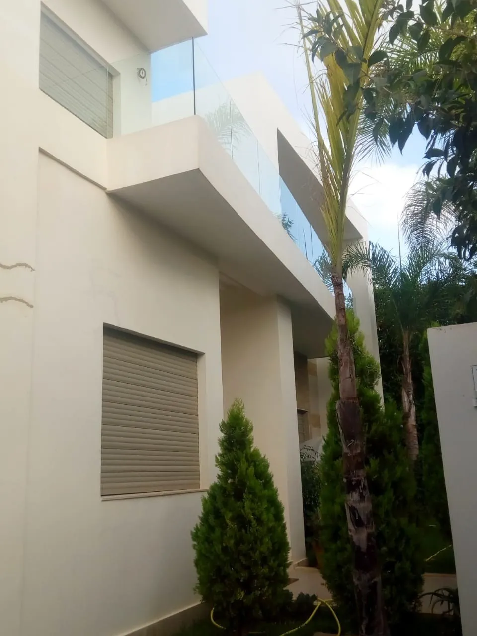 Villa moderne à vendre à Elmachrik Souissi Rabat - الرباط (3)