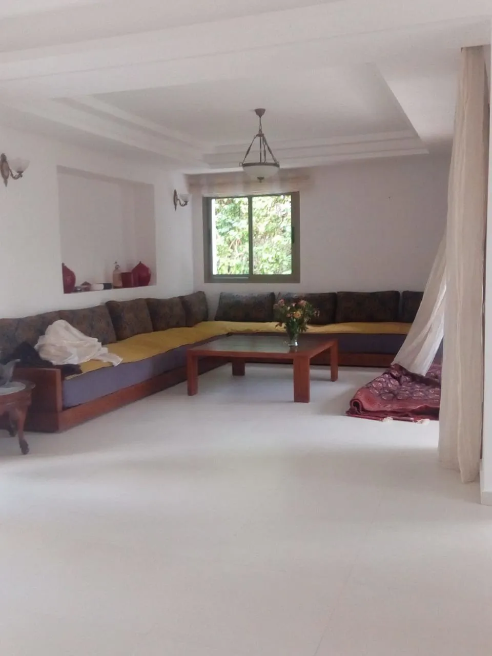 Villa moderne à vendre à Elmachrik Souissi Rabat - الرباط (2)