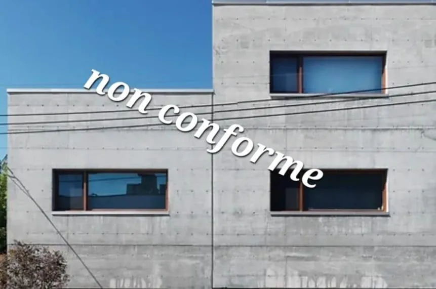 Petite villa semi finie dans une résidence fermée - الدار البيضاء