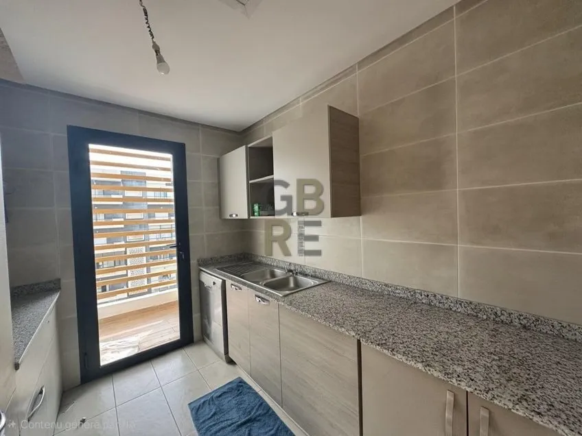 Bel appartement vide en location dans une résidence avec piscine à Prestigia - الرباط (4)