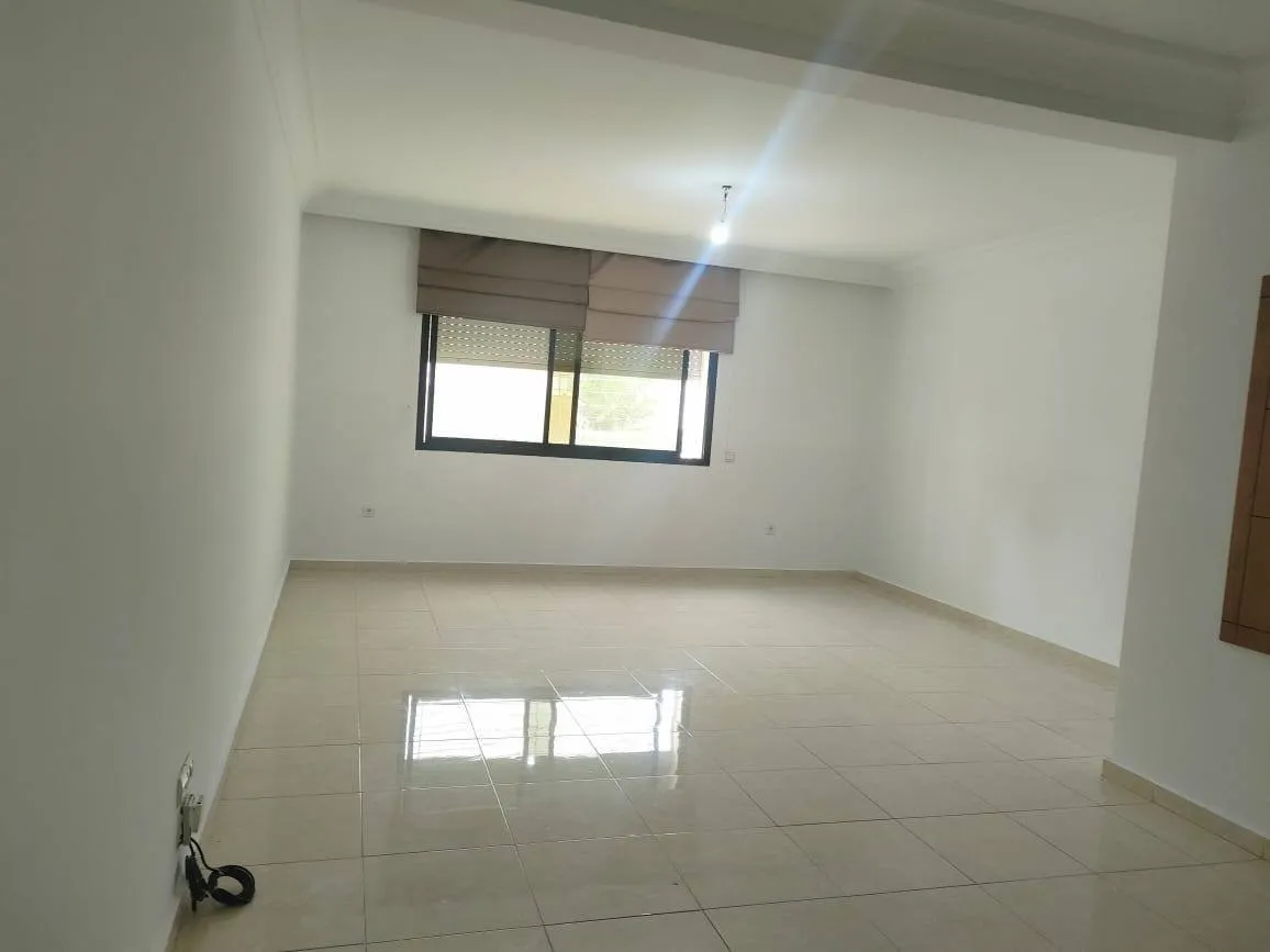 Appartement vide 100m² Ain Diab 8000 Dh - الدار البيضاء (2)
