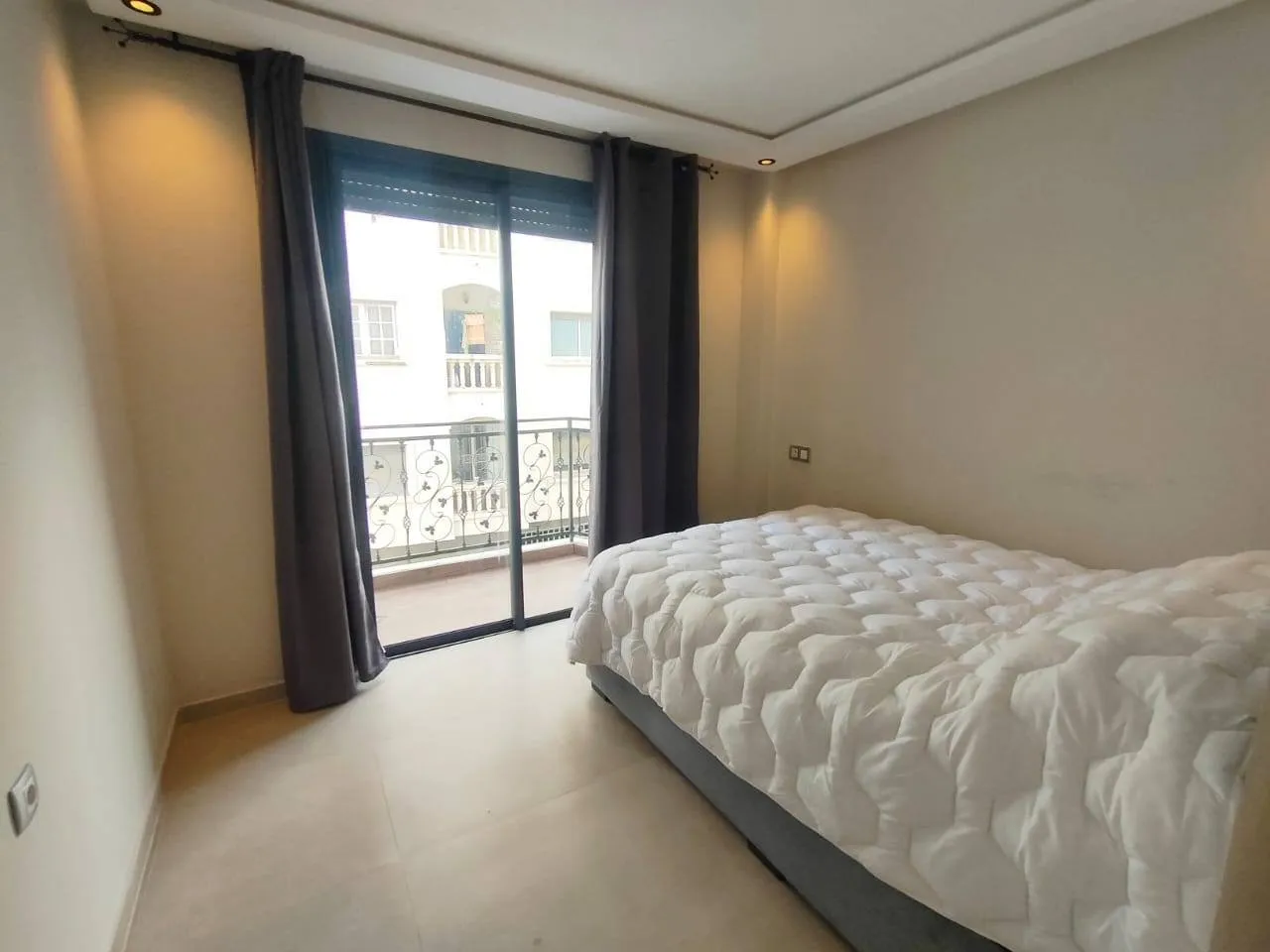 Studio neuf meublé Fille Anfa 4500 Dh - الدار البيضاء (4)