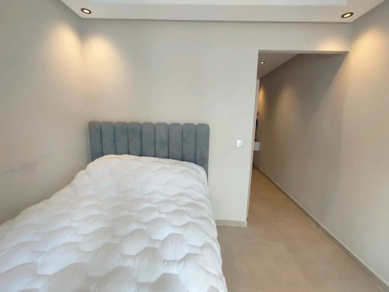 Studio neuf meublé Fille Anfa 4500 Dh - الدار البيضاء (3)