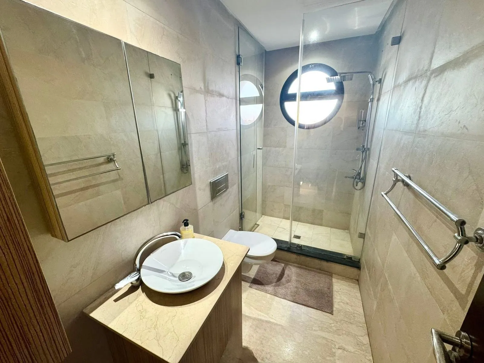 À Louer – Magnifique Appartement Meublé Front Mer à Dar Bouazza 2 CH - دار بوعزة (2)