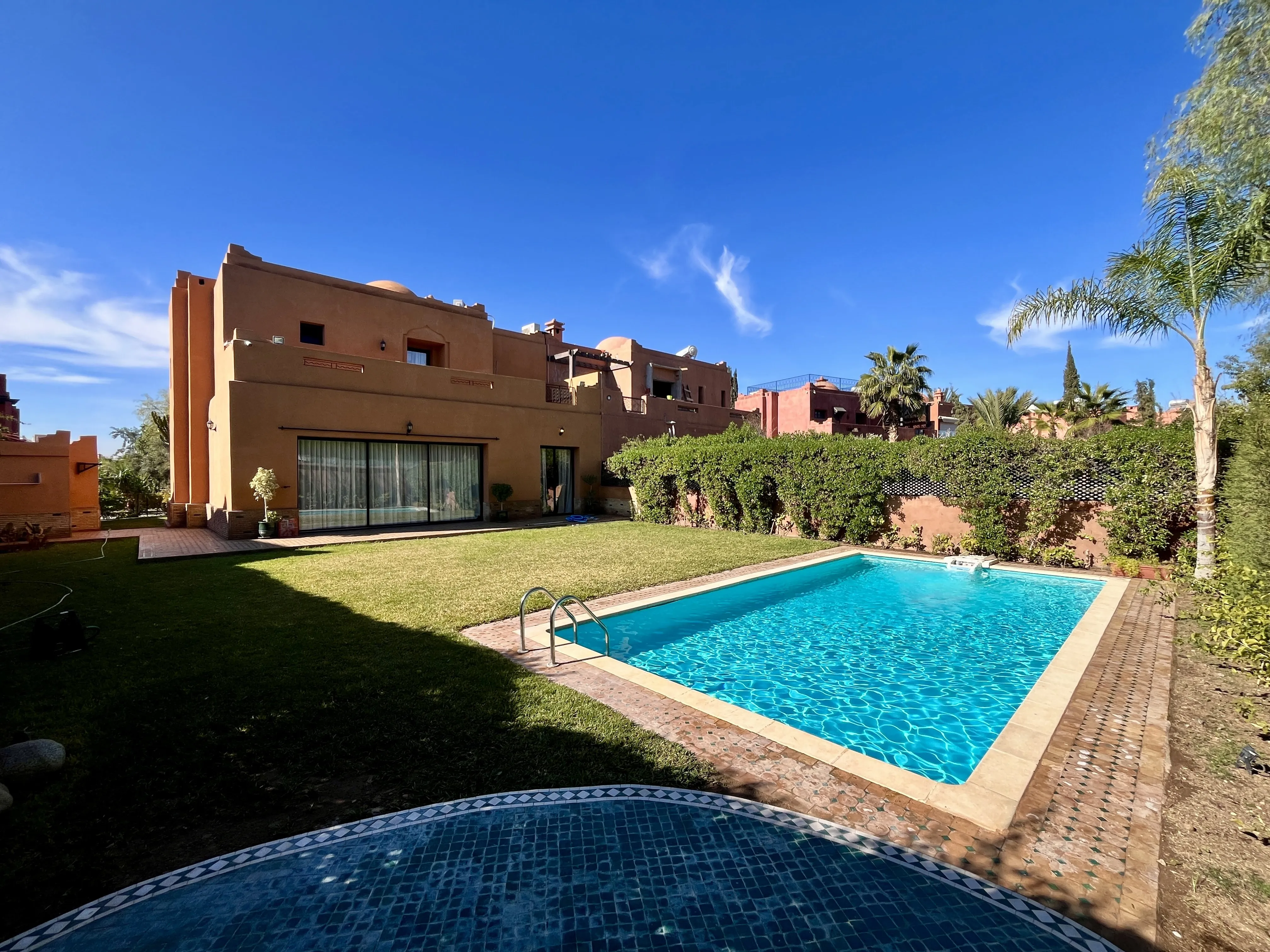 Villa rénovée avec jardin et piscine - Marrakech - مراكش